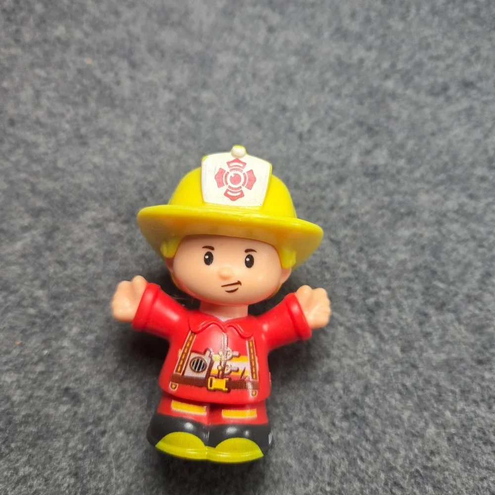 Fisher-Price Little People To The Rescue Fire Truck and Firefighter Figure Toy
